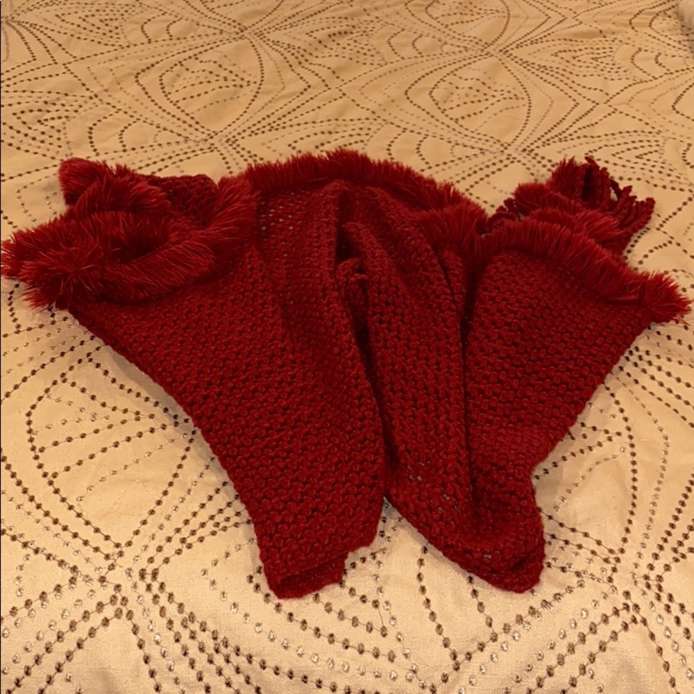 Burgundy knitted scar